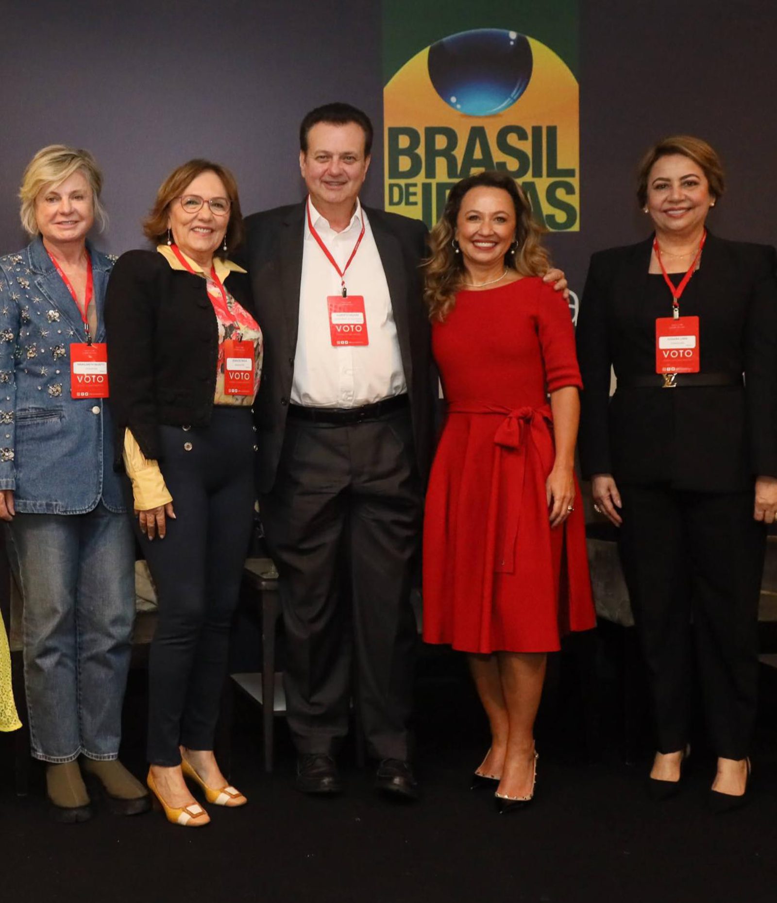 Mulheres lideranças em evento de política e negócios