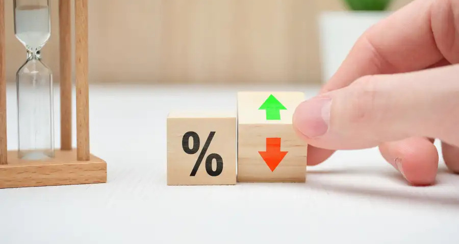 Queda dos juros começou, mas com rédea curta, diz Copom