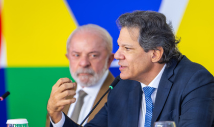 A relação entre poder de compra e reeleição e a grande ameaça da inflação do diesel