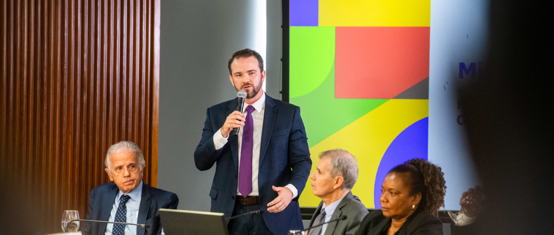 Economia lulista: atraso no ajuste fiscal e paliativo para endividados