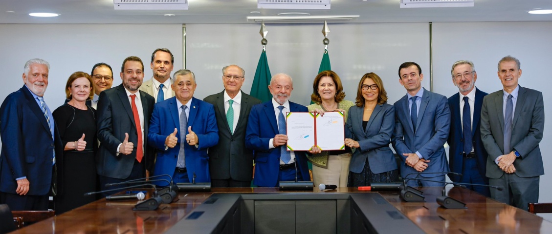 Lula empurra problema da taxa das blusinhas para o Congresso