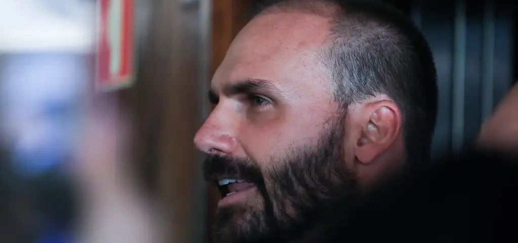 Julgamento de Eduardo leva campanha de Flávio a ter de radicalizar contra STF