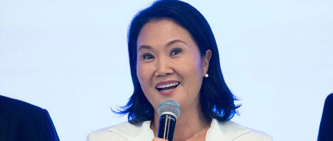 Keiko Fujimori toma posse no Peru em busca de estabilidade