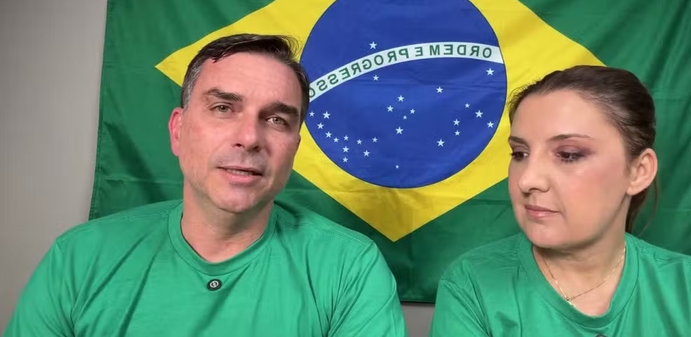 Plano para mulheres ocupa centro da campanha de Flávio Bolsonaro