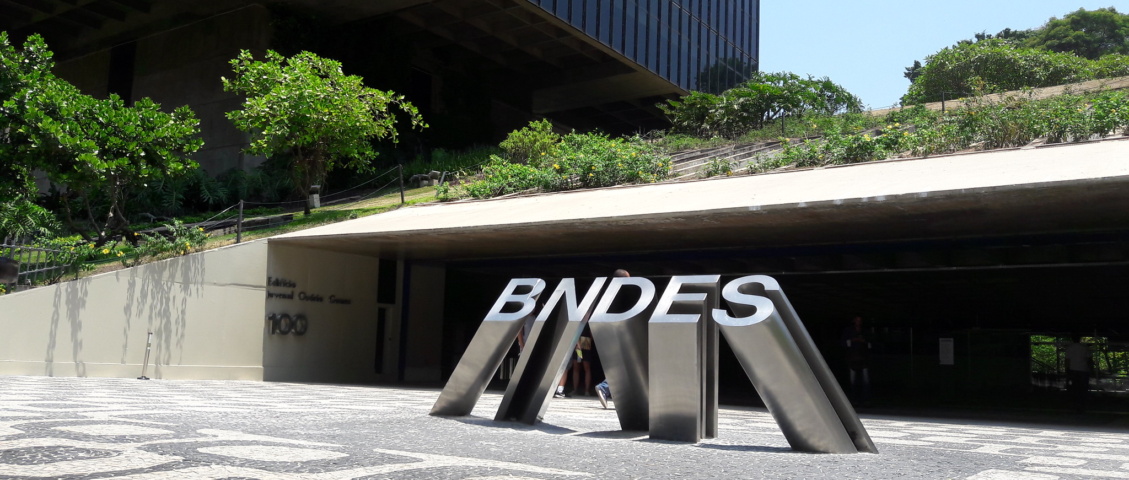 Crédito caro, bancos cautelosos: um recado para os candidatos
