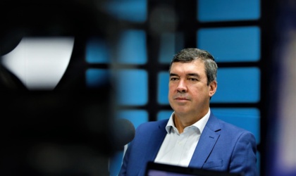 Riedel consolida favoritismo no MS; disputa pelo Senado segue indefinida