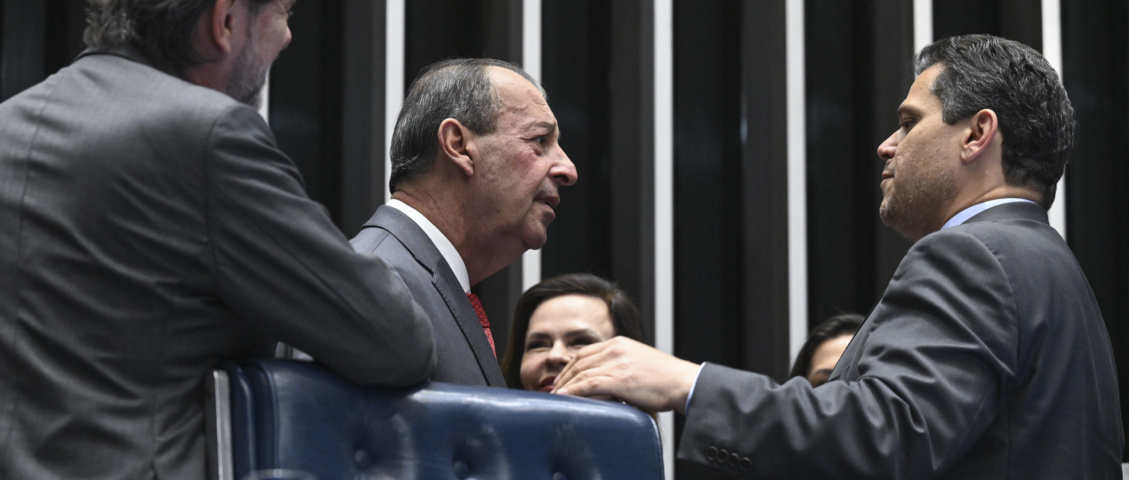 PEC da 6×1: Aziz acelera e Alcolumbre puxa o freio