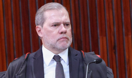 Campanha de Renan é a primeira vítima da guerra do TSE contra os algoritmos