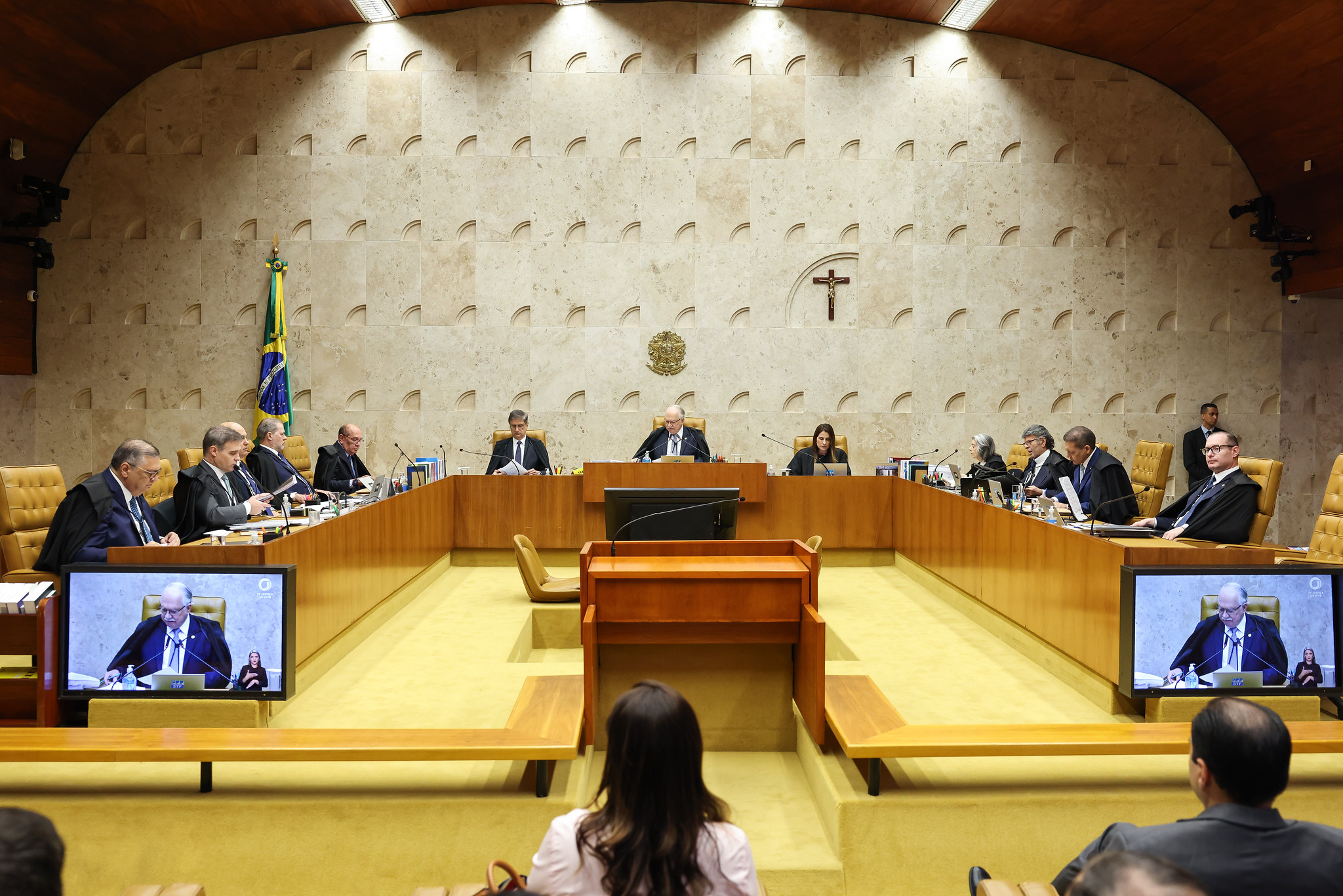 A toga não está acima dos fatos