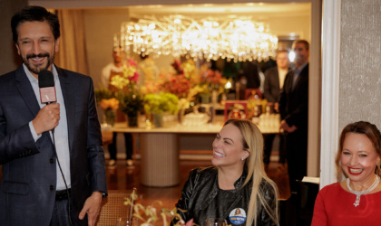 Karim Miskulin recebe Ricardo e Regina Nunes em jantar em São Paulo