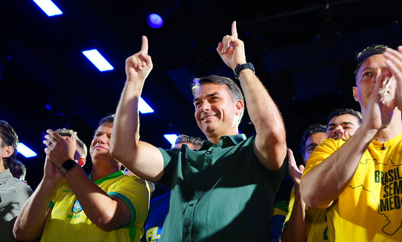 Empate na margem de erro não camufla o favoritismo de Flávio Bolsonaro