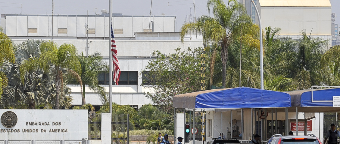 EUA fecham embaixada e consulados no Brasil