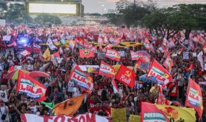 Movimentos de rua são condição necessária, mas não suficiente para uma virada de Lula